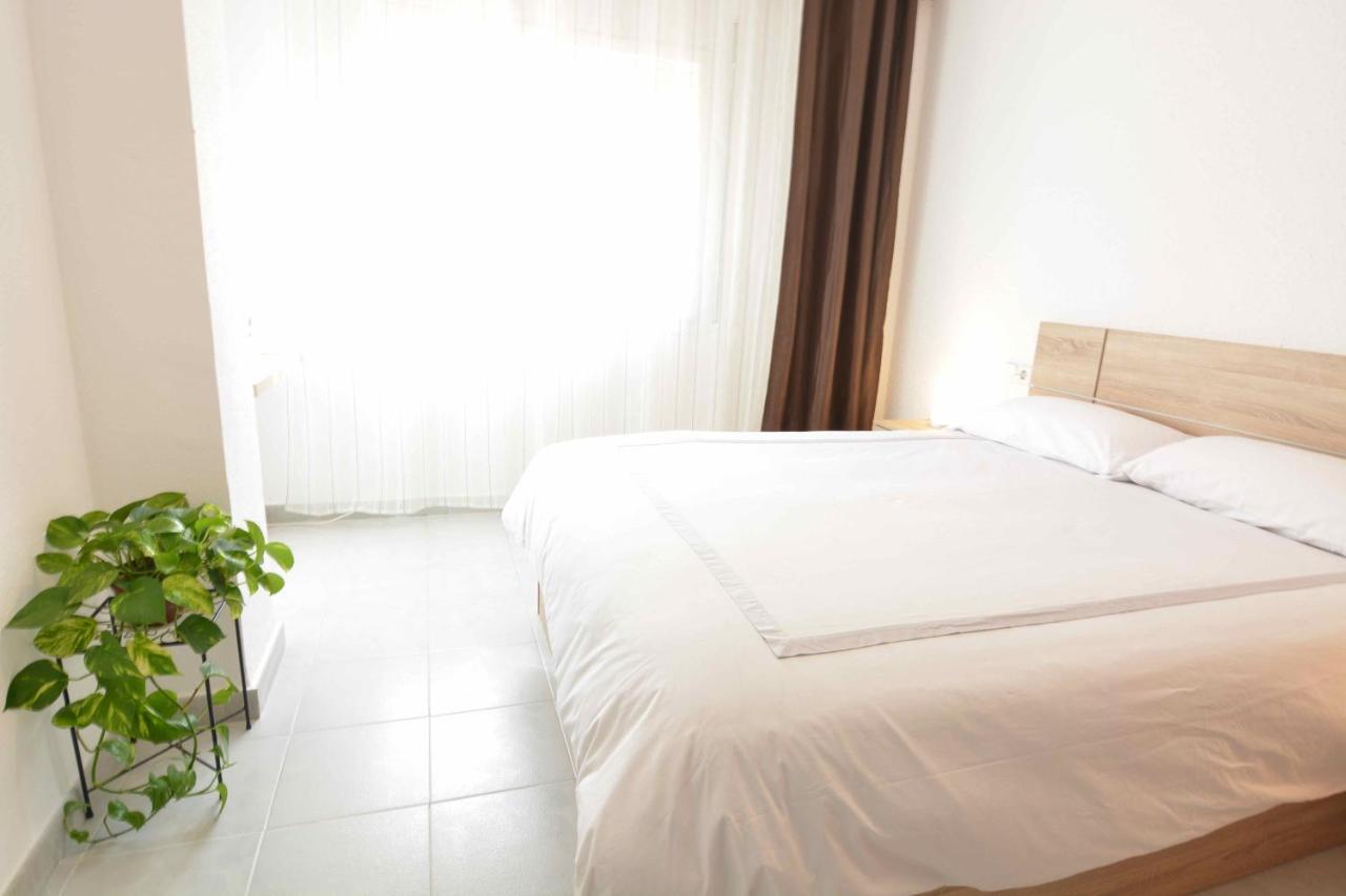 Reus Bedrooms 2 Habitaciones Con Bano Privado, Sin Cocina Eksteriør bilde